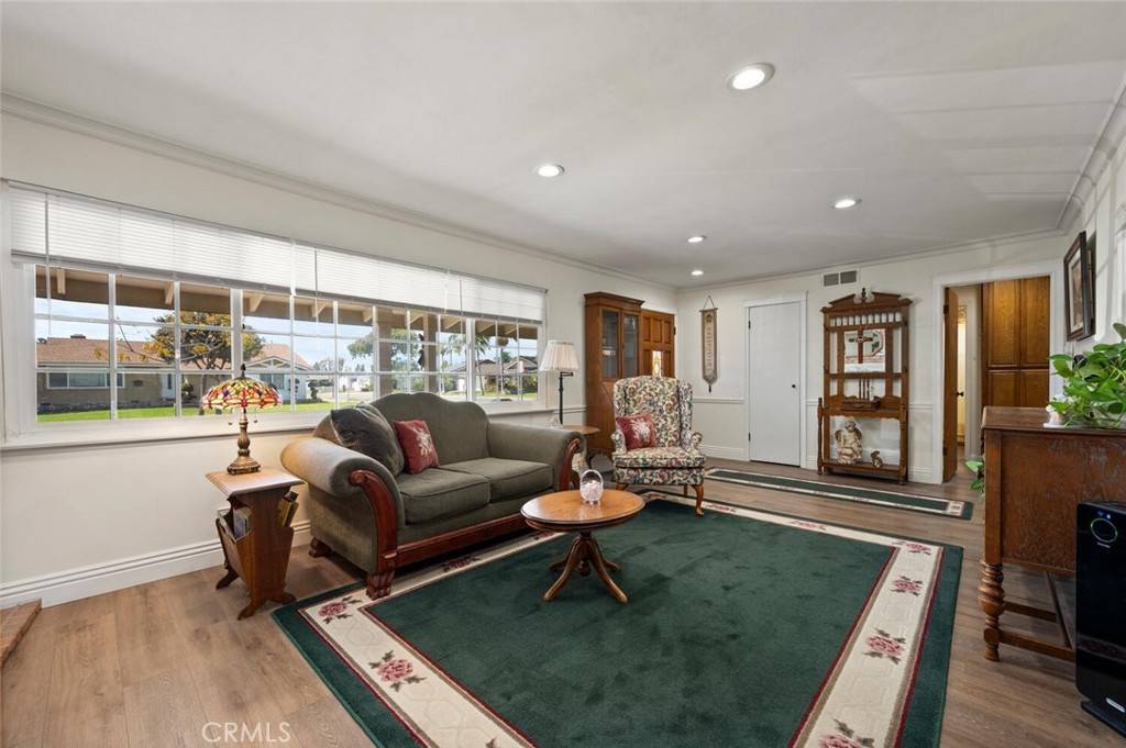 Stanton, CA 90680,10392 Oakhaven DR
