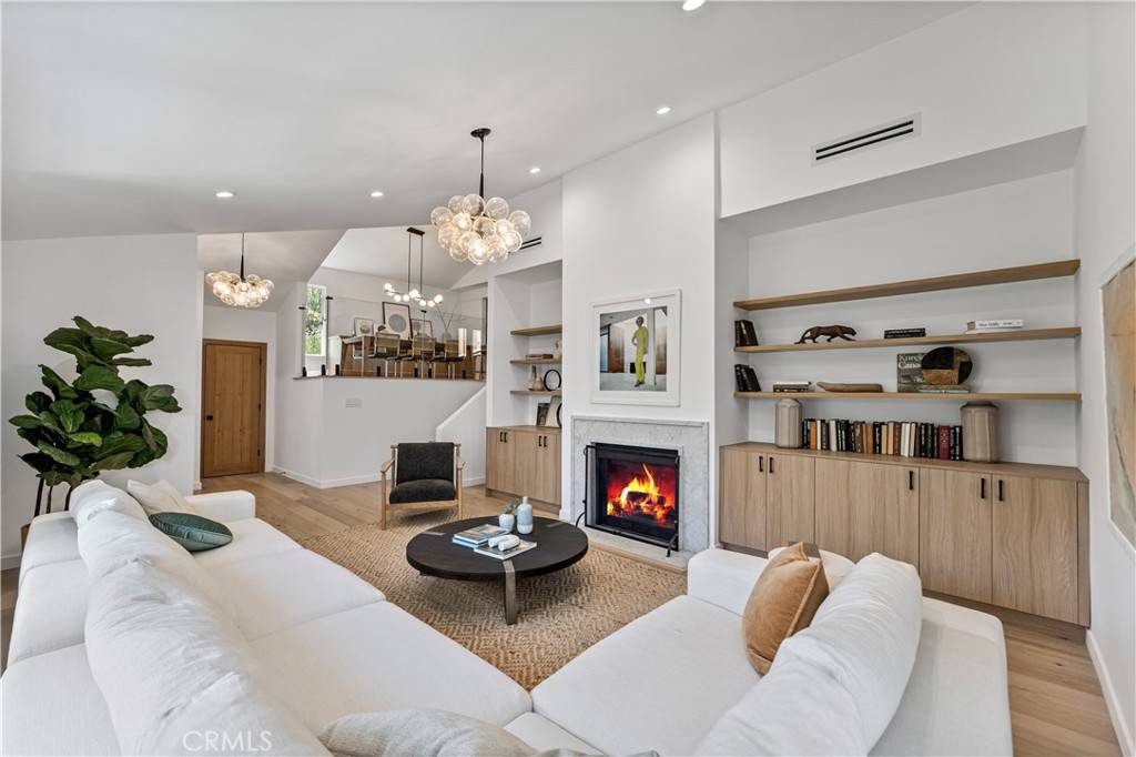 Sherman Oaks, CA 91403,3947 Sumac DR