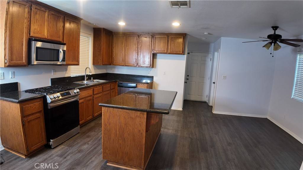 Colton, CA 92324,464 W E ST