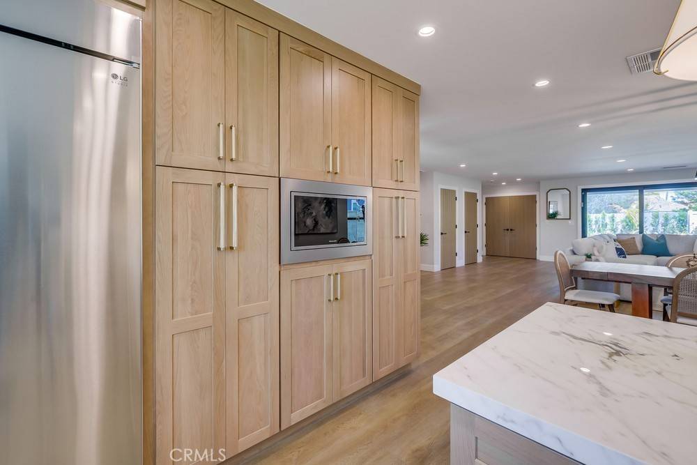Costa Mesa, CA 92627,270 Albert PL