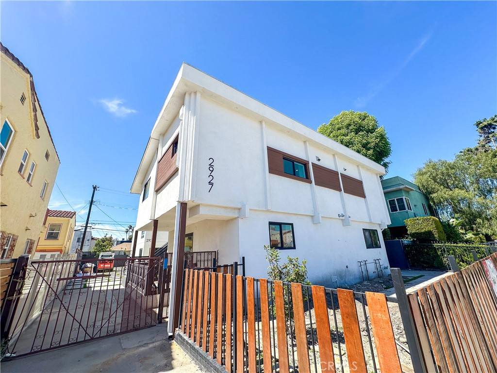 Los Angeles, CA 90019,2931 1/2 S Redondo BLVD