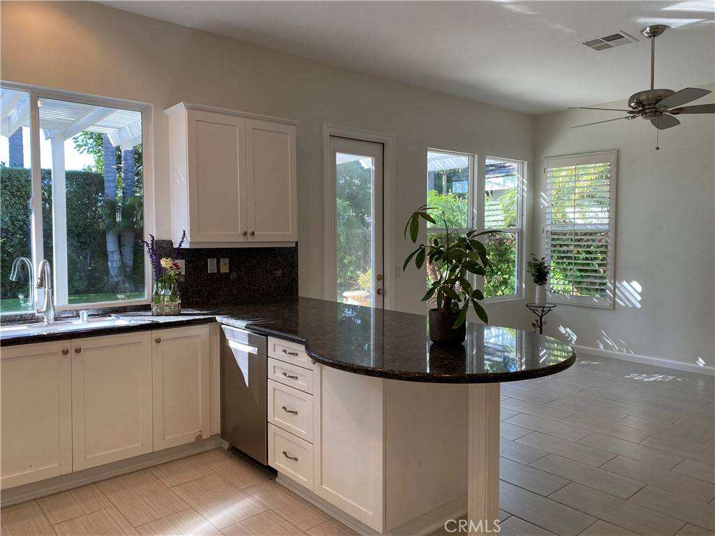 Huntington Beach, CA 92648,6662 Brentwood DR