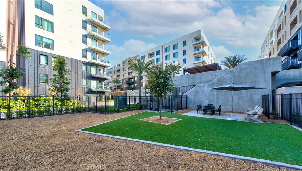 Irvine, CA 92612,2207 Rivington