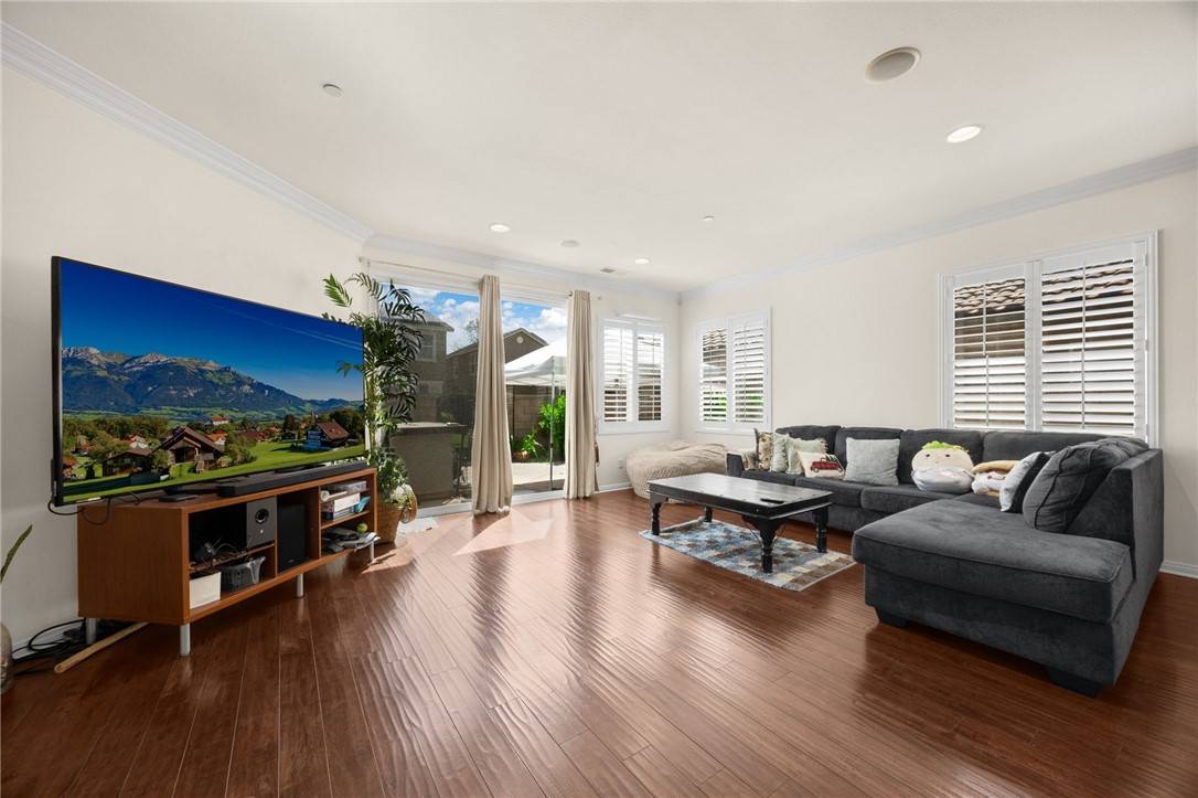 5384 Palestrina Way Fontana, CA 92336