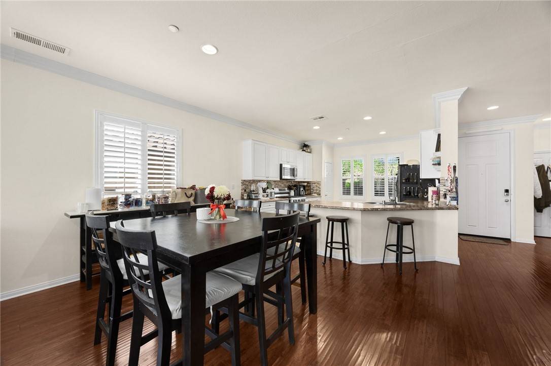 Fontana, CA 92336,5384 Palestrina Way