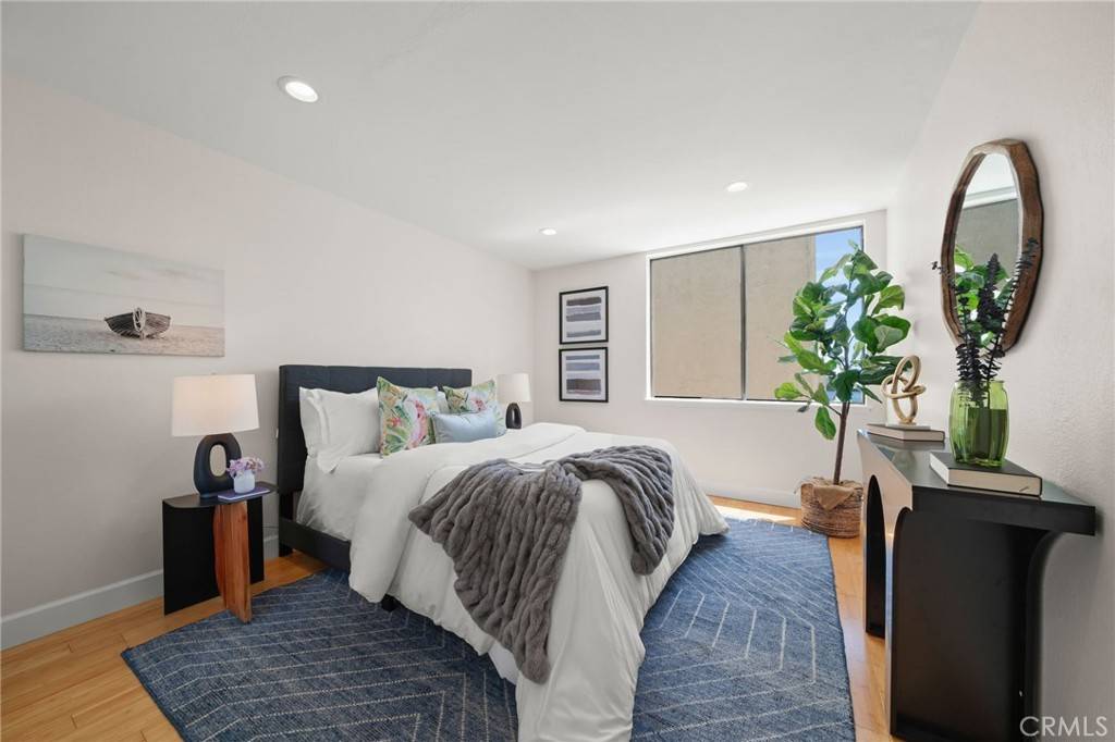 Long Beach, CA 90802,1140 E Ocean BLVD #220