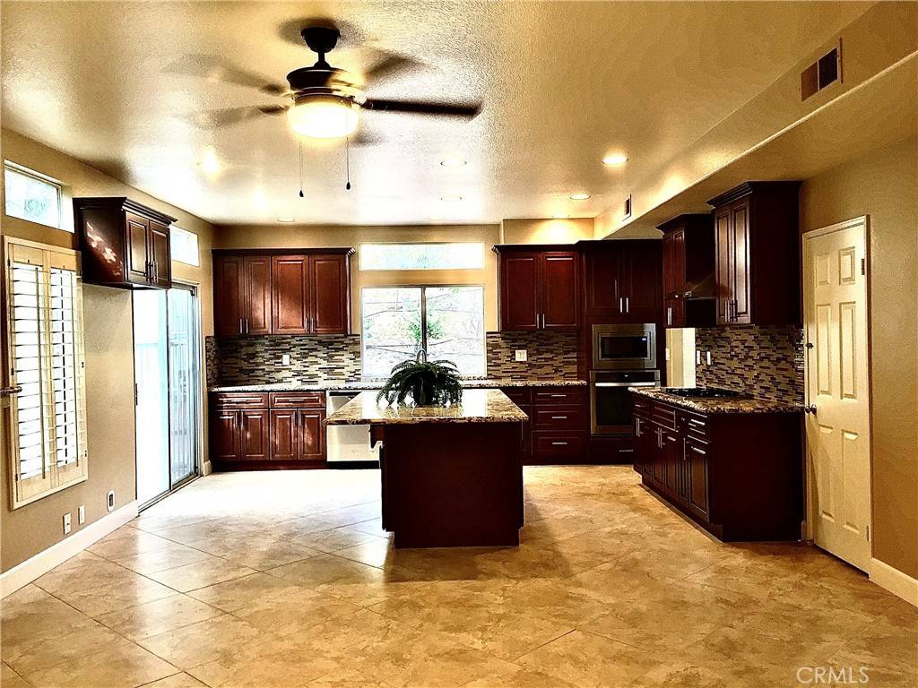 Corona, CA 92879,421 Dylan DR