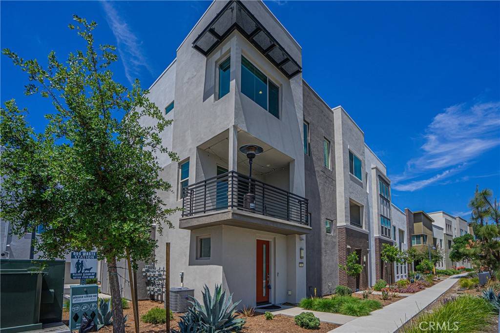 Irvine, CA 92618,114 Novel