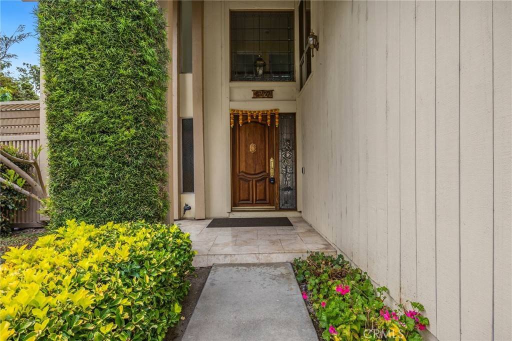 Irvine, CA 92620,4222 Escudero DR