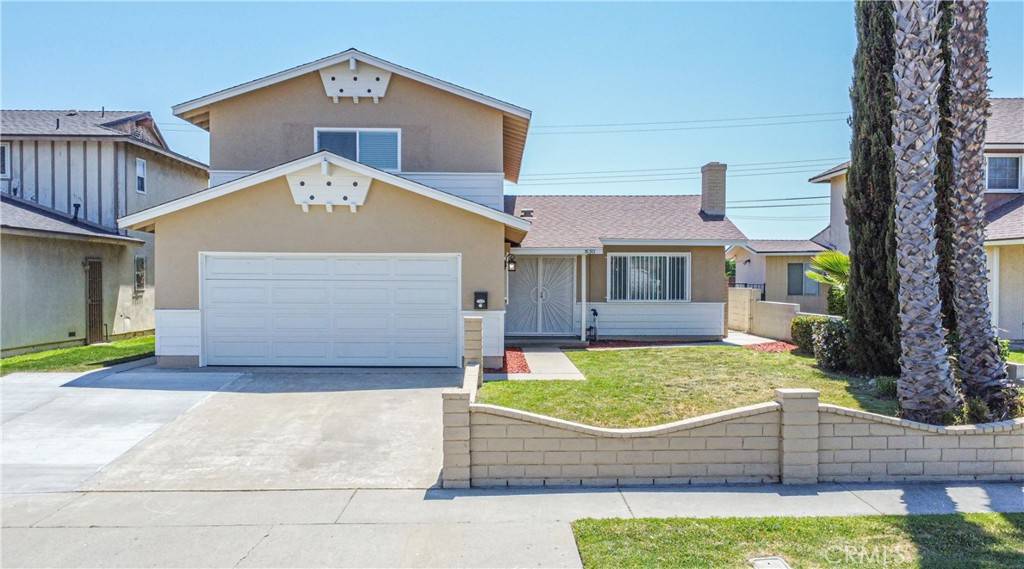 Compton, CA 90220,830 E Darlan ST
