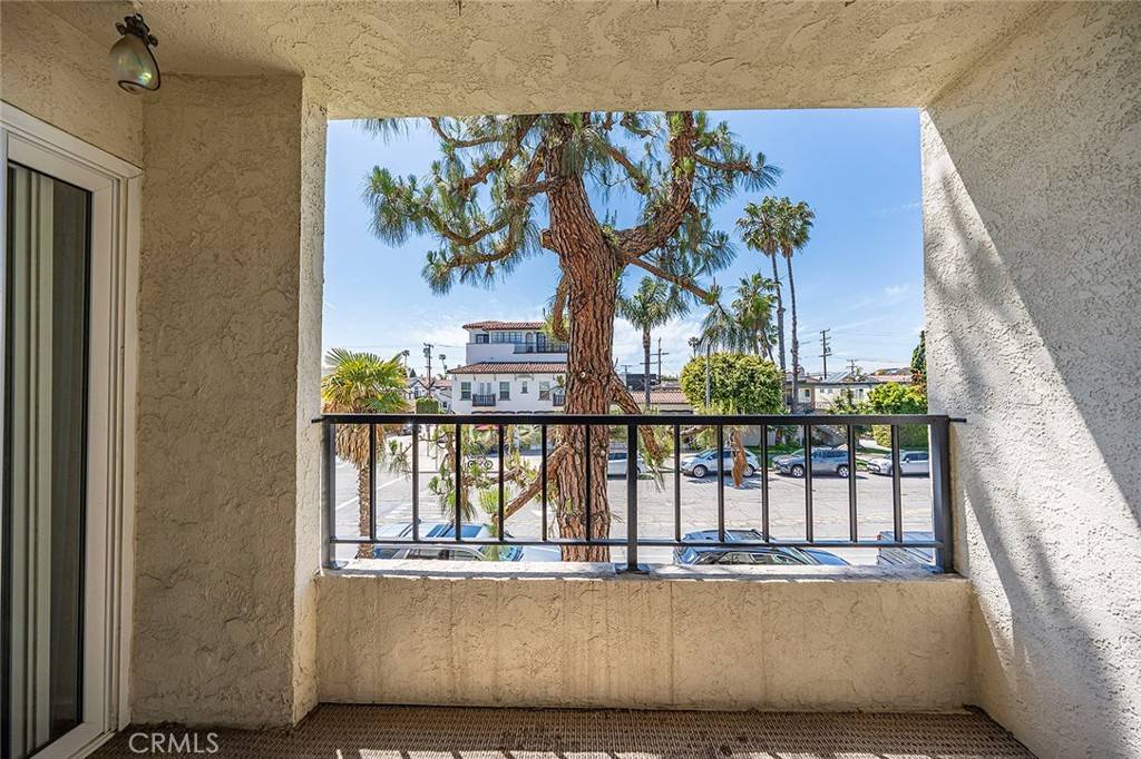 Long Beach, CA 90803,203 Savona #201