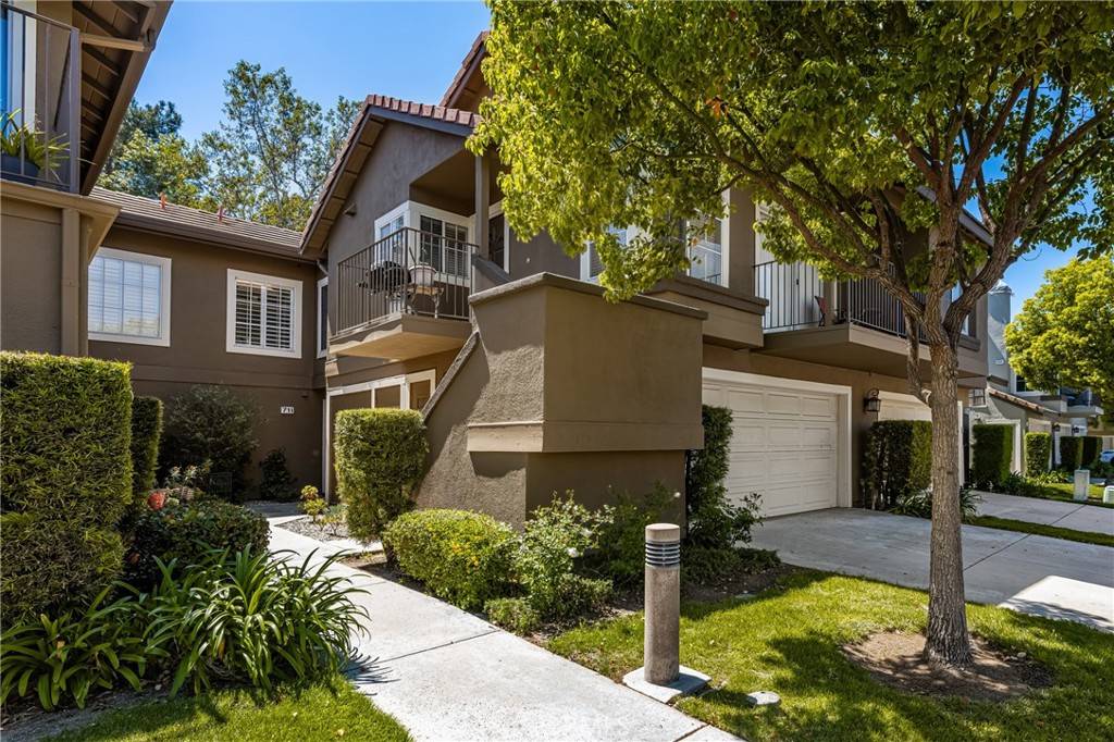 Anaheim Hills, CA 92808,711 S Glenhurst DR