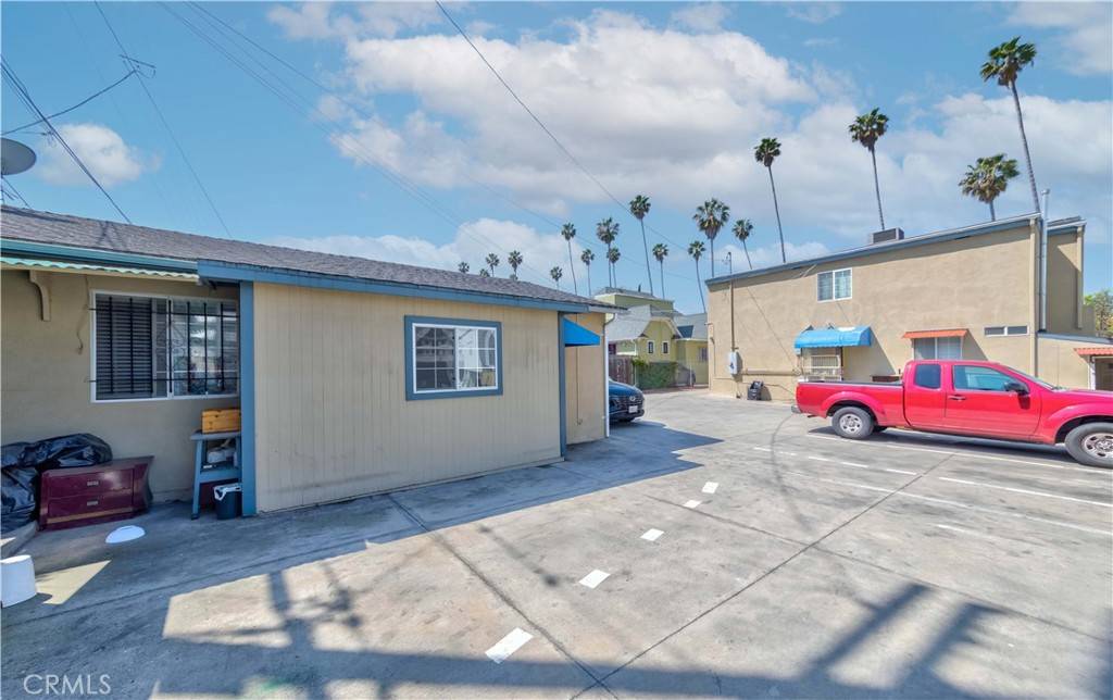 Los Angeles, CA 90004,236 N Catalina ST