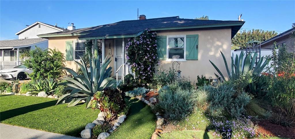 Lakewood, CA 90712,5902 Sunfield AVE