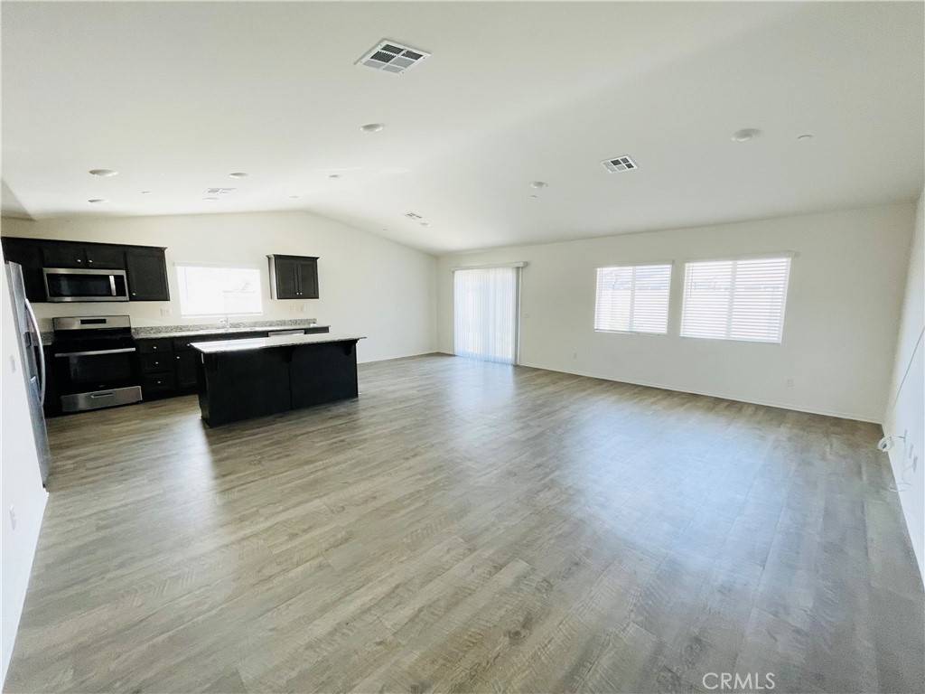 San Jacinto, CA 92583,873 Canopy LN