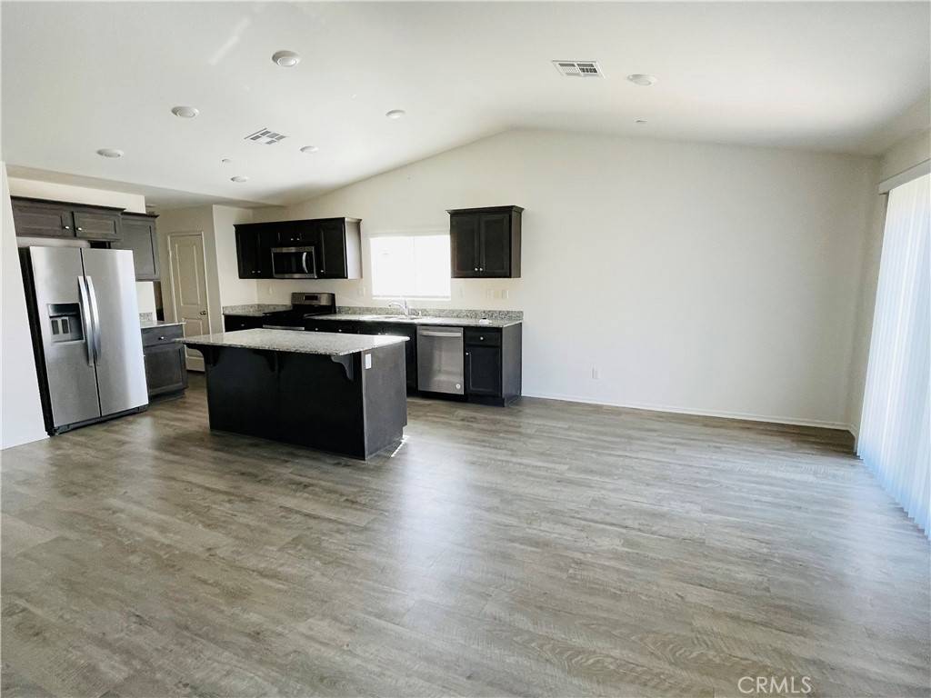 San Jacinto, CA 92583,873 Canopy LN