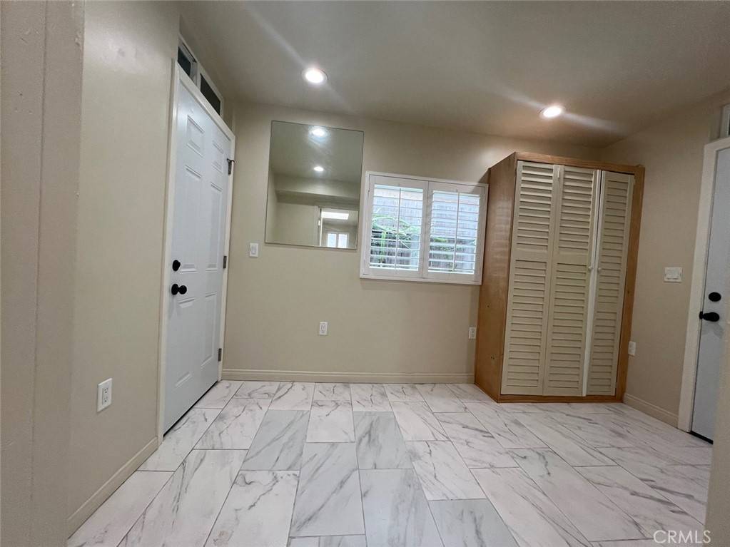 Los Angeles, CA 90034,3335 Oakhurst AVE