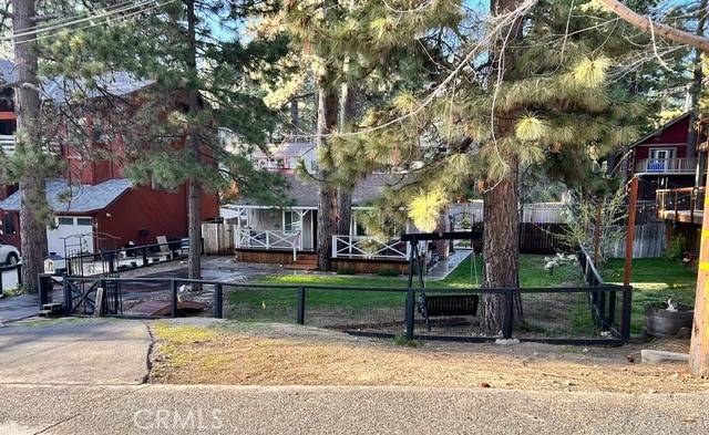 Running Springs, CA 92382,31042 GLEN OAK DR