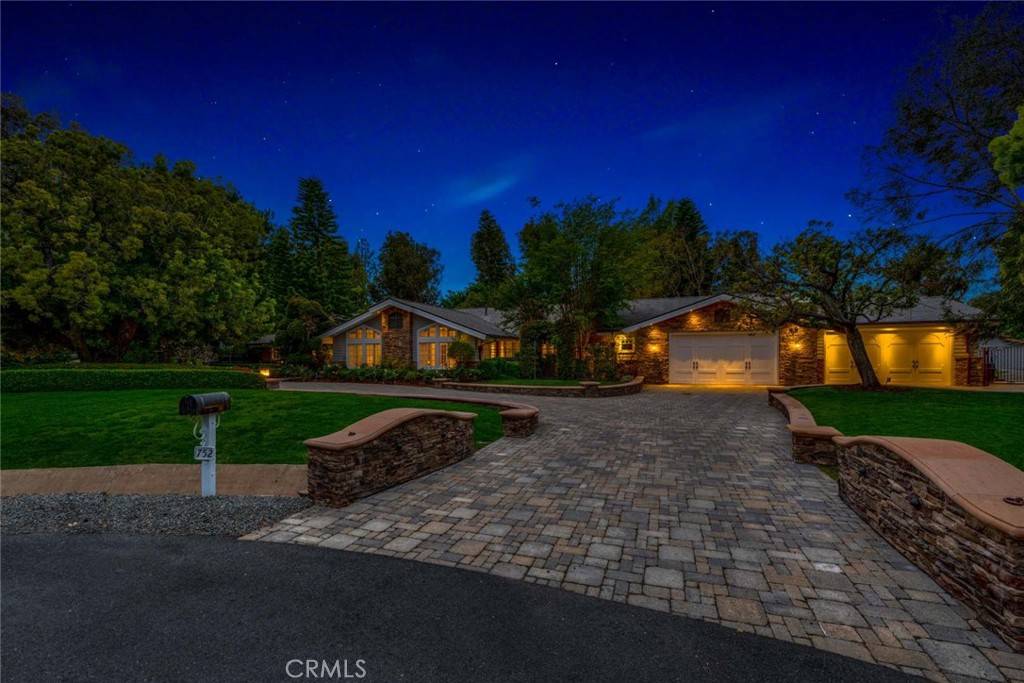 Orange, CA 92869,752 N Creekview DR