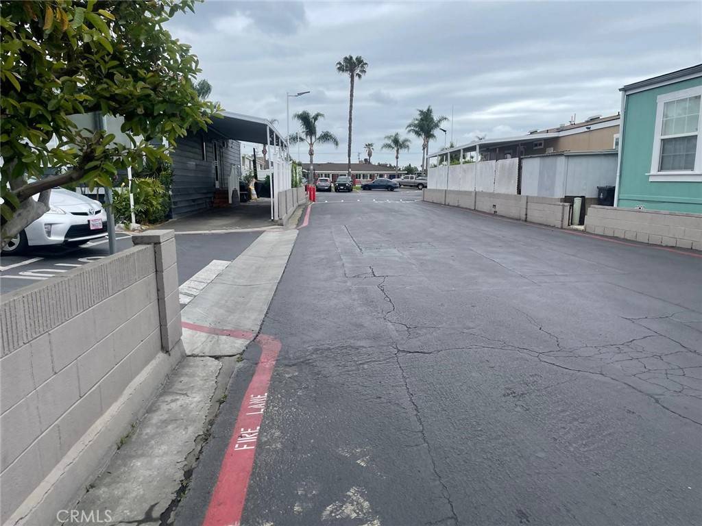 Santa Ana, CA 92704,201 Queen LN #108
