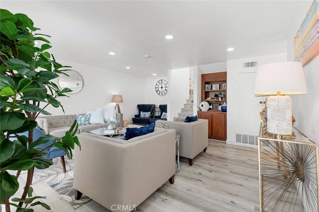 Garden Grove, CA 92844,13461 Whittier LN