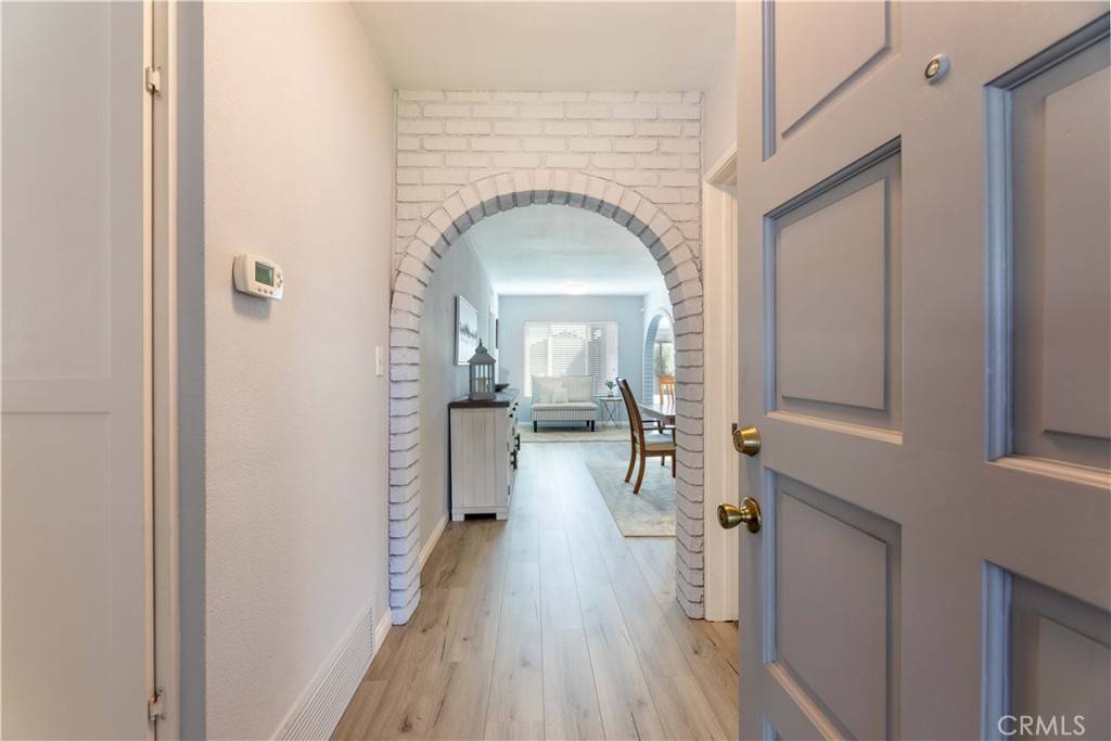 7618 Shady Oak Dr Downey, CA 90240