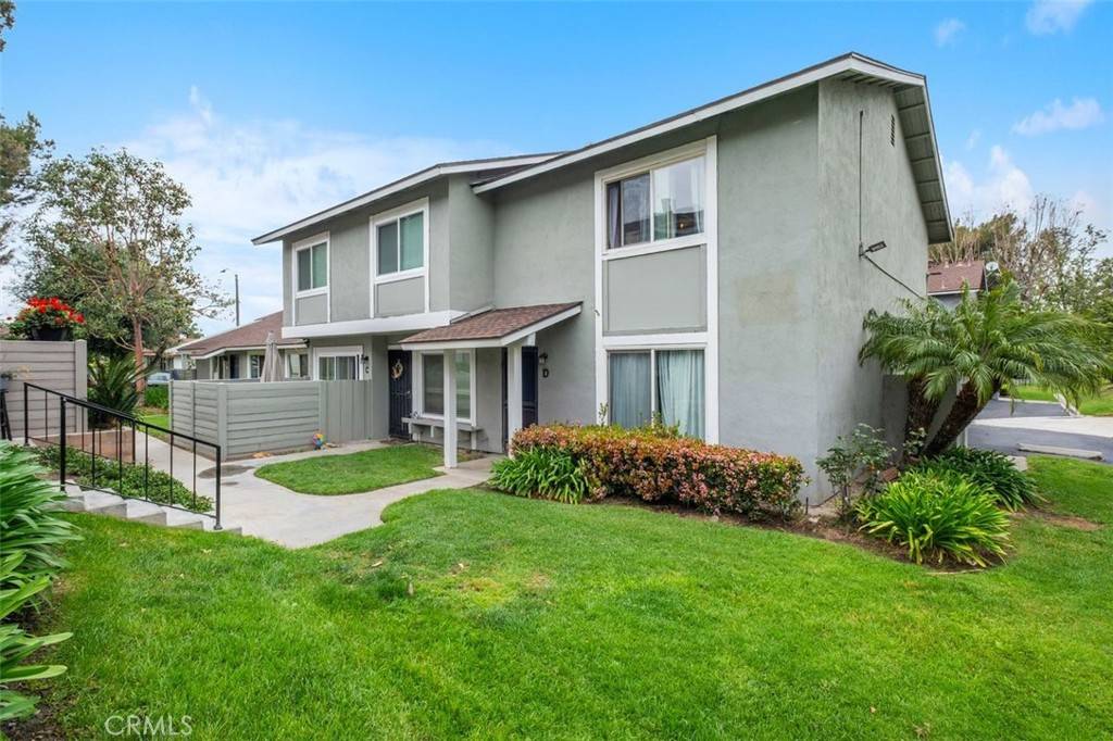 Anaheim, CA 92807,1718 N Oak Knoll DR #D