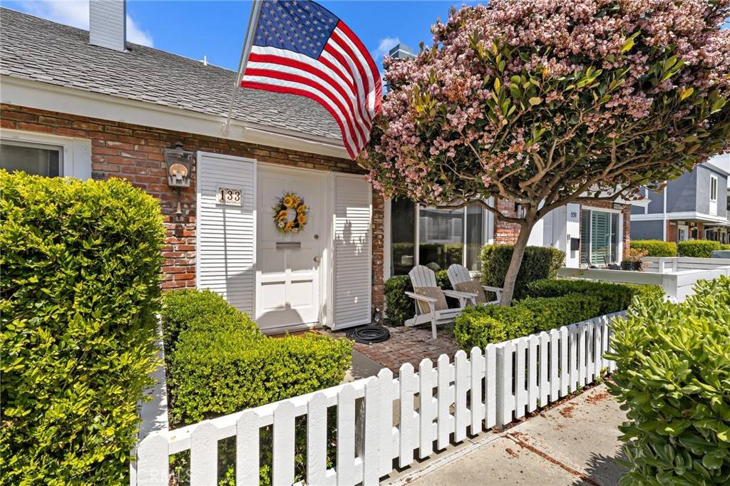 Costa Mesa, CA 92626,133 Morristown LN