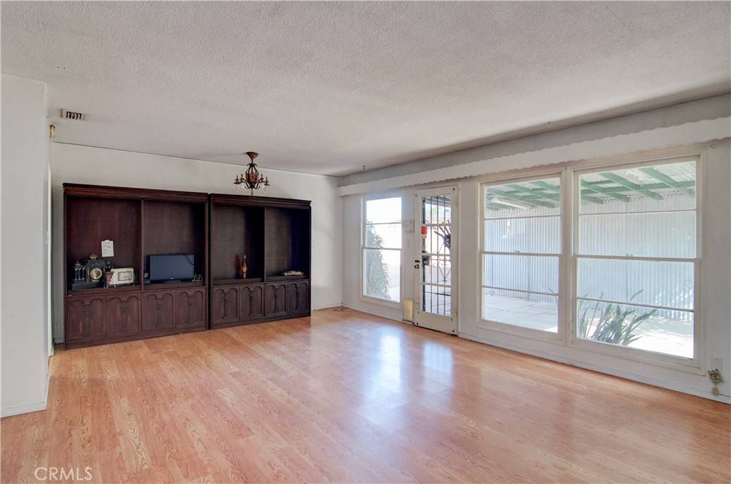 Anaheim, CA 92801,2545 W Greenacre AVE