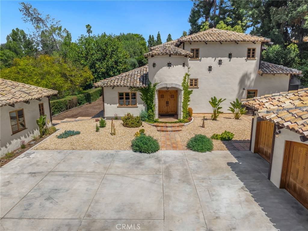 Fullerton, CA 92835,911 Laguna RD
