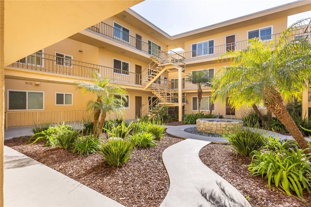 Long Beach, CA 90807,3695 Linden AVE #3B