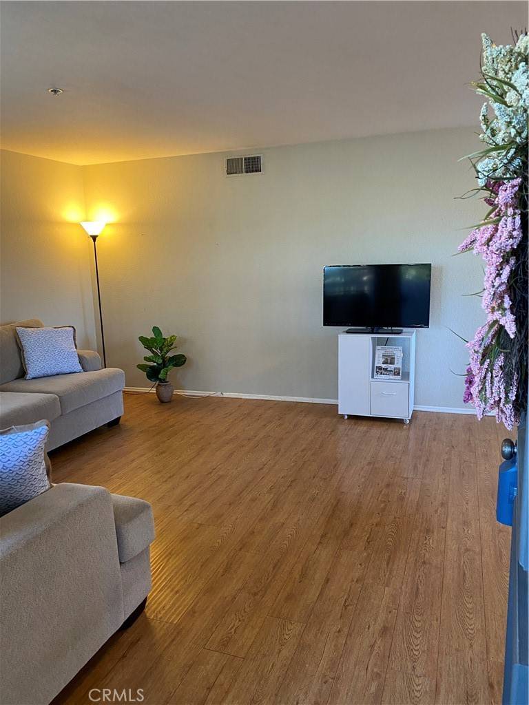 Tustin, CA 92782,2800 Keller DR #34