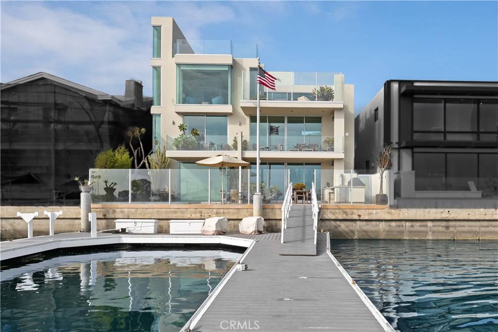Long Beach, CA 90803,5490 E The Toledo
