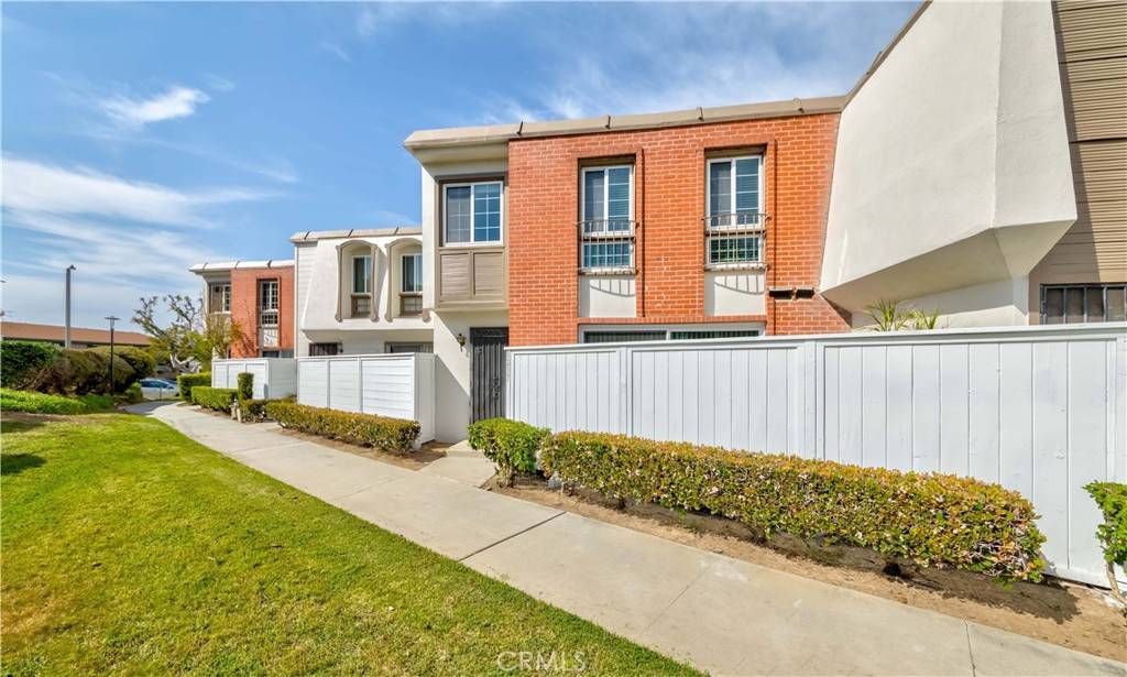 Buena Park, CA 90621,8237 Haseltine