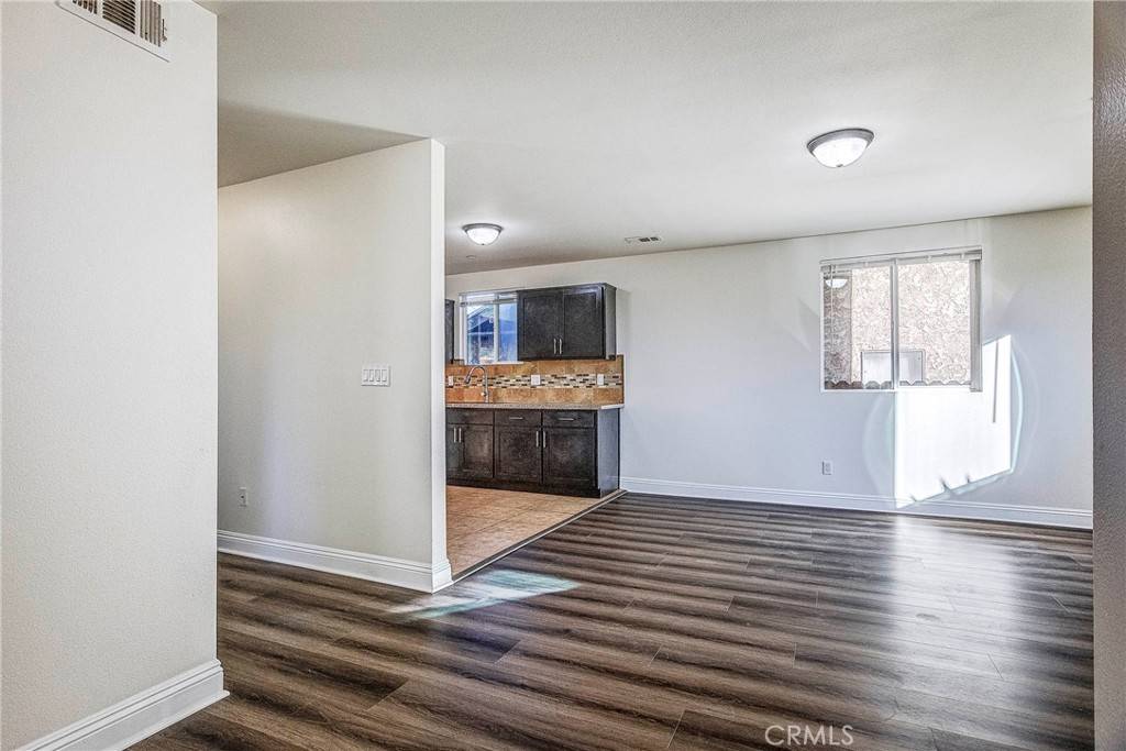 Los Angeles, CA 90003,445 W 65th ST