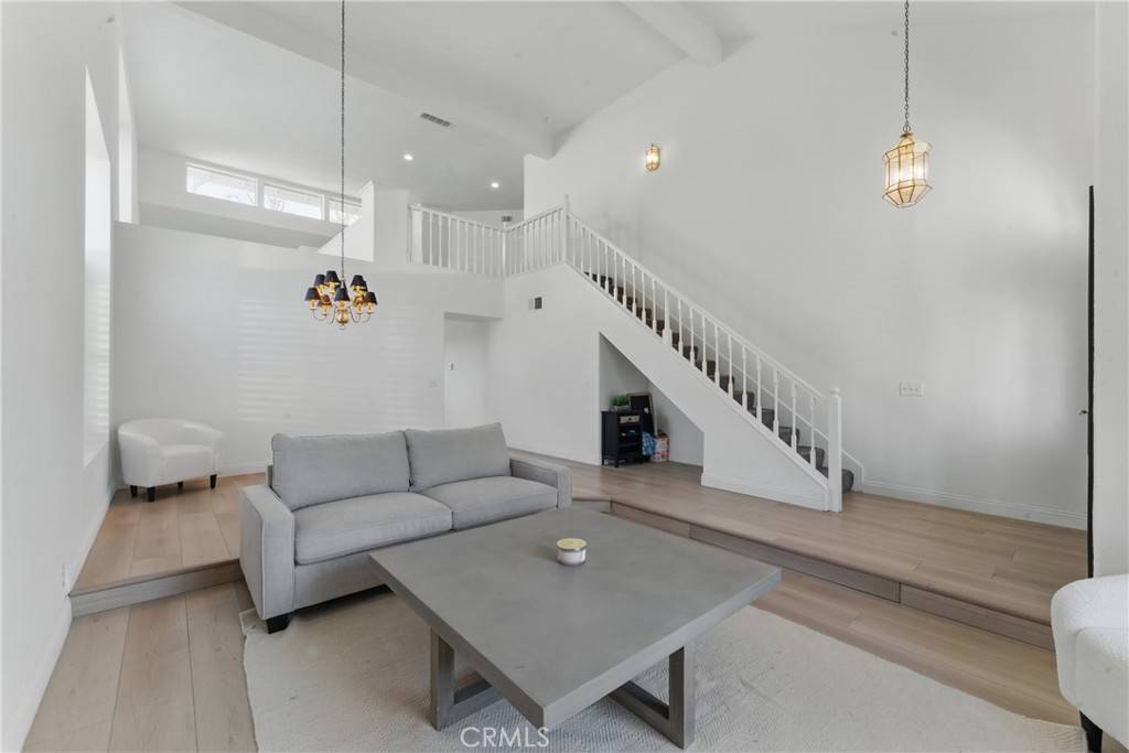 Corona, CA 92882,3381 Deaver DR