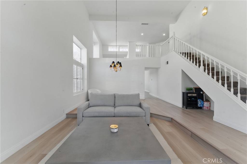 Corona, CA 92882,3381 Deaver DR