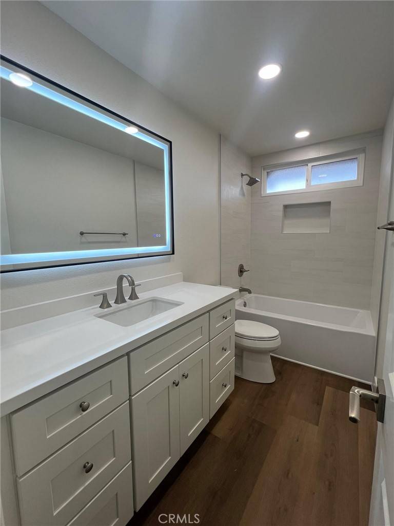 Santa Ana, CA 92704,1400 W Warner AVE #60