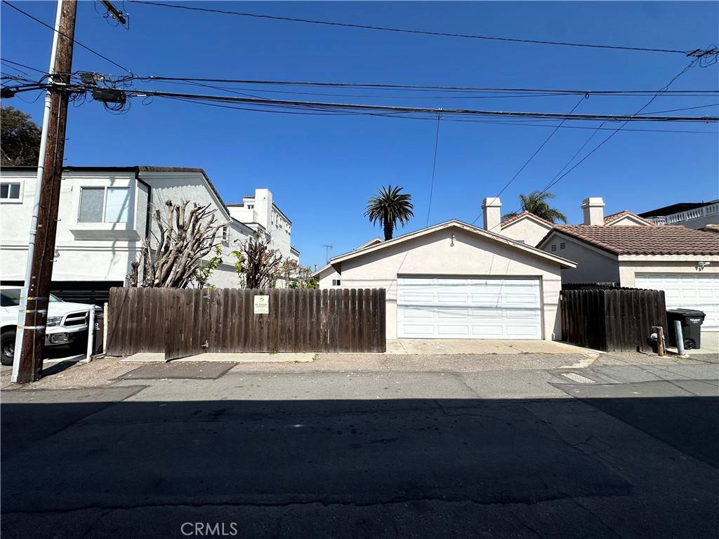 Huntington Beach, CA 92648,408 8th ST