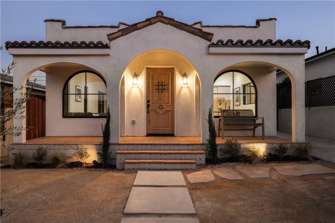 Los Angeles, CA 90031,2334 Glover PL