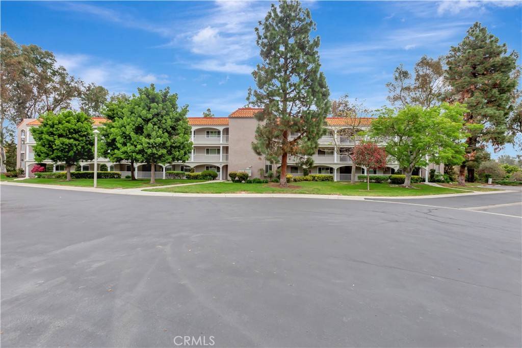 Laguna Woods, CA 92637,3510 Bahia Blanca #3A