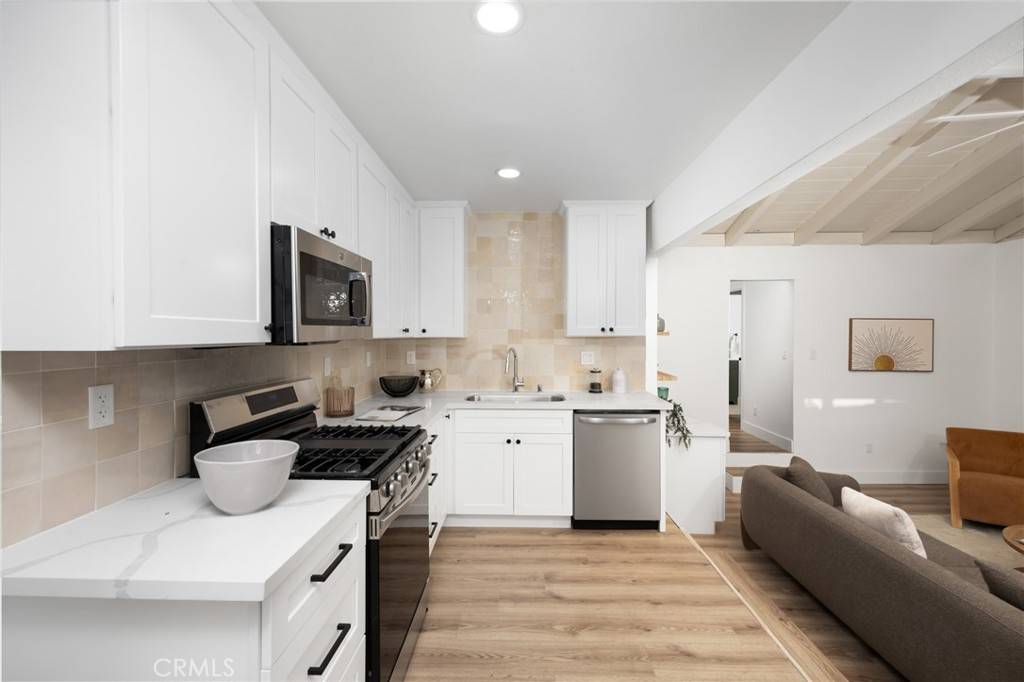 Hawthorne, CA 90250,3332 W 134th ST