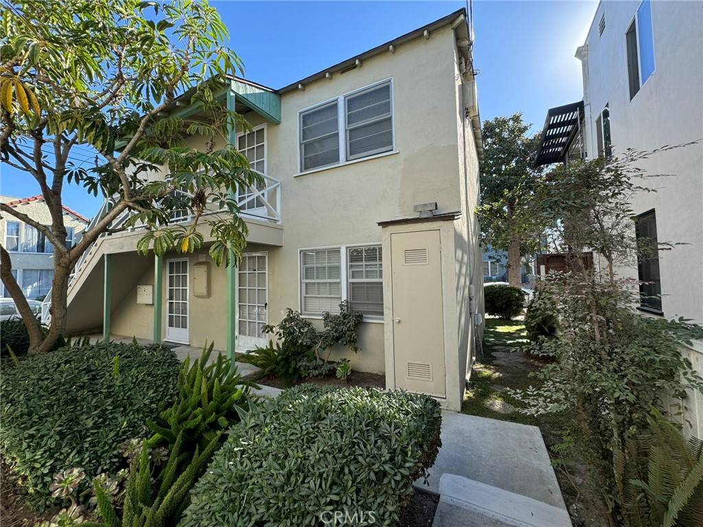 Long Beach, CA 90803,5290 E Division ST