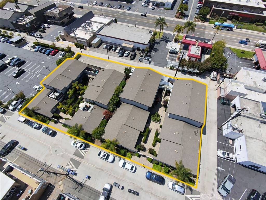 Costa Mesa, CA 92627,313 E 17th ST