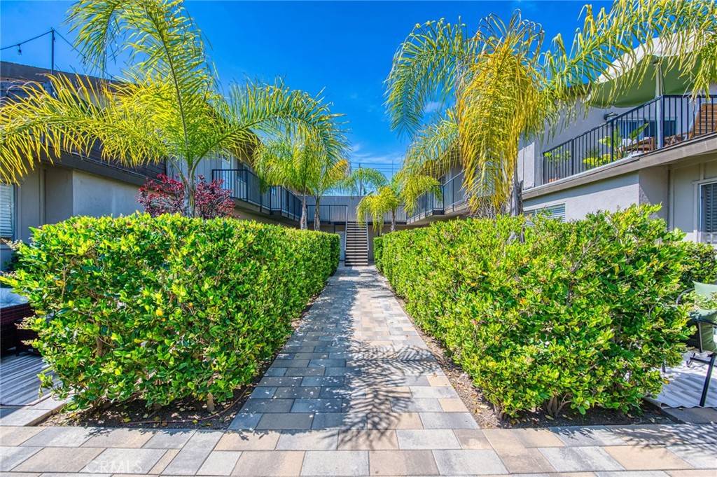 Costa Mesa, CA 92627,313 E 17th ST