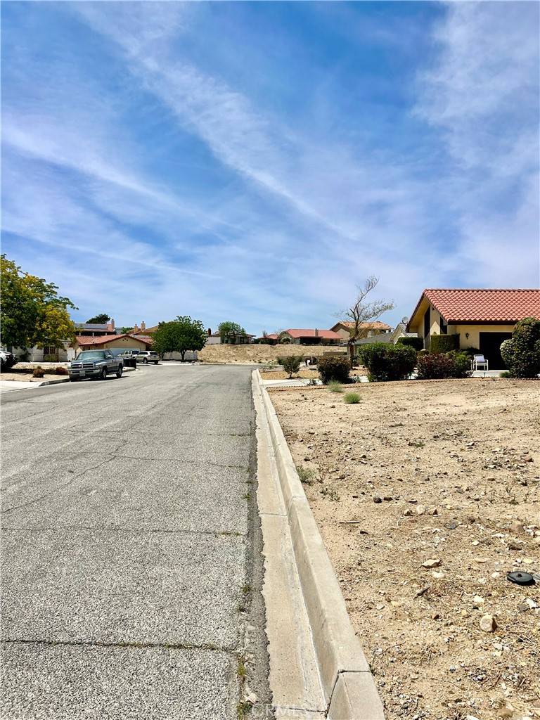 Helendale, CA 92342,14774 Grafton LN