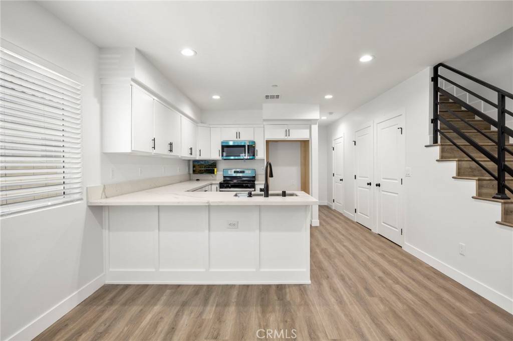 Los Angeles, CA 90047,1542 W 84th ST