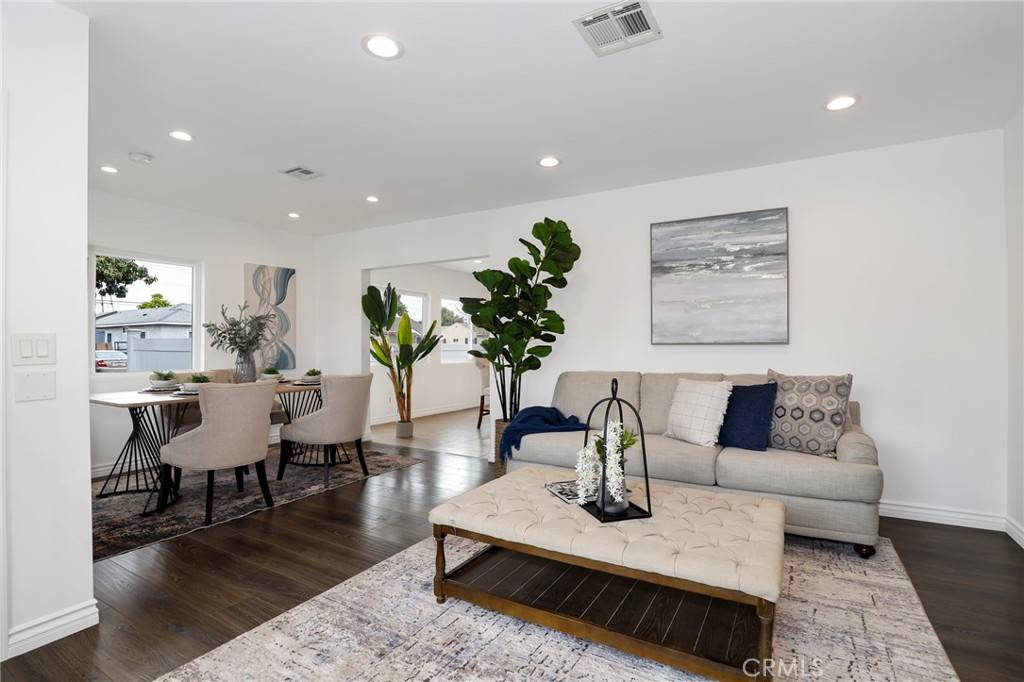 Lakewood, CA 90712,6164 Lorelei AVE