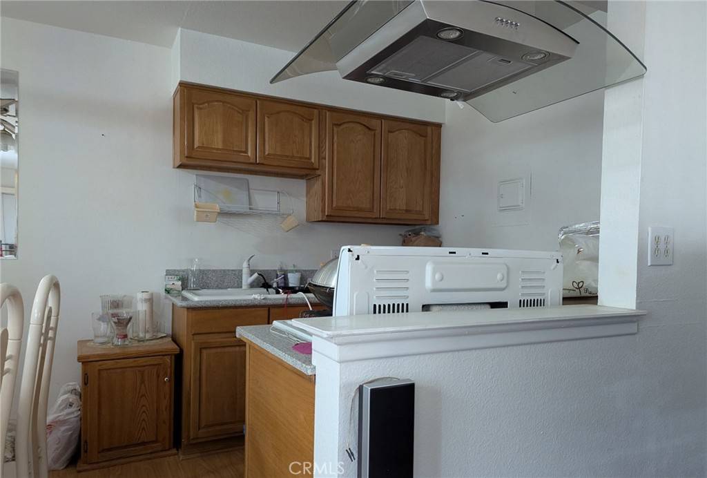 Orange, CA 92868,522 W Culver AVE W