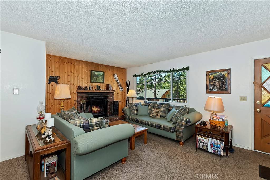 Big Bear City, CA 92314,432 E Big Bear BLVD